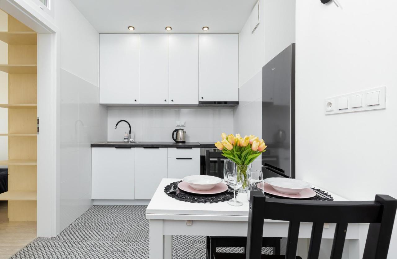Metro Bielany Apartments By Noclegi Renters Варшава Экстерьер фото