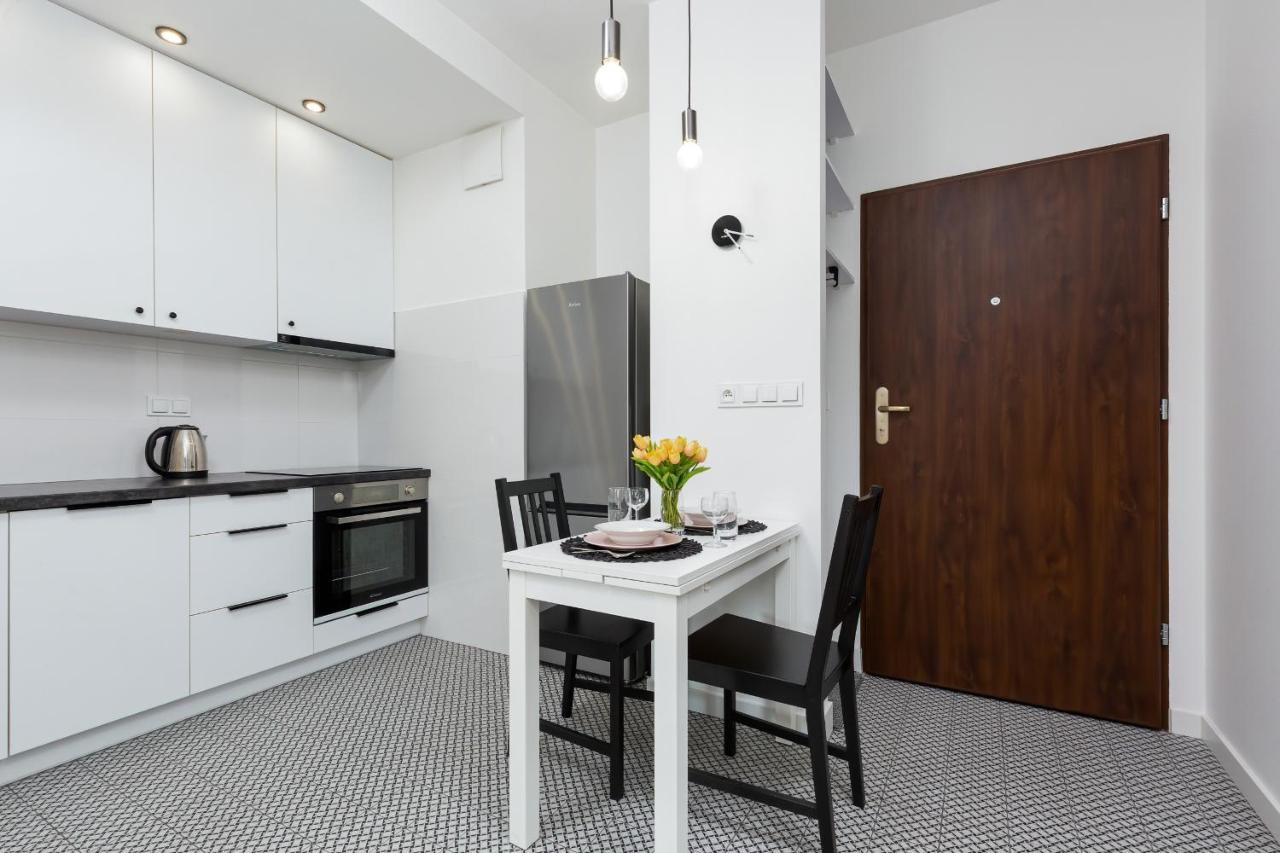 Metro Bielany Apartments By Noclegi Renters Варшава Экстерьер фото