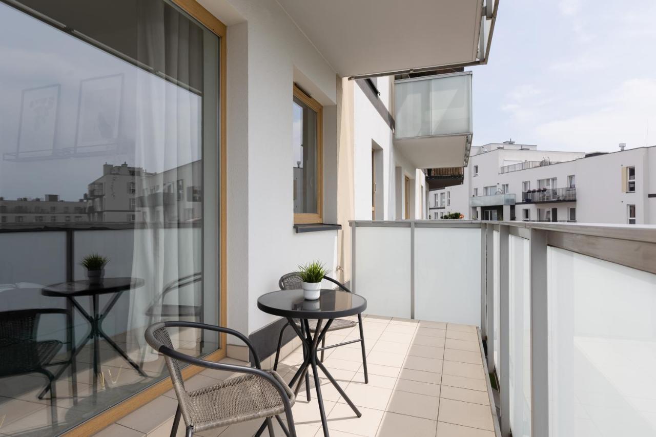 Metro Bielany Apartments By Noclegi Renters Варшава Экстерьер фото