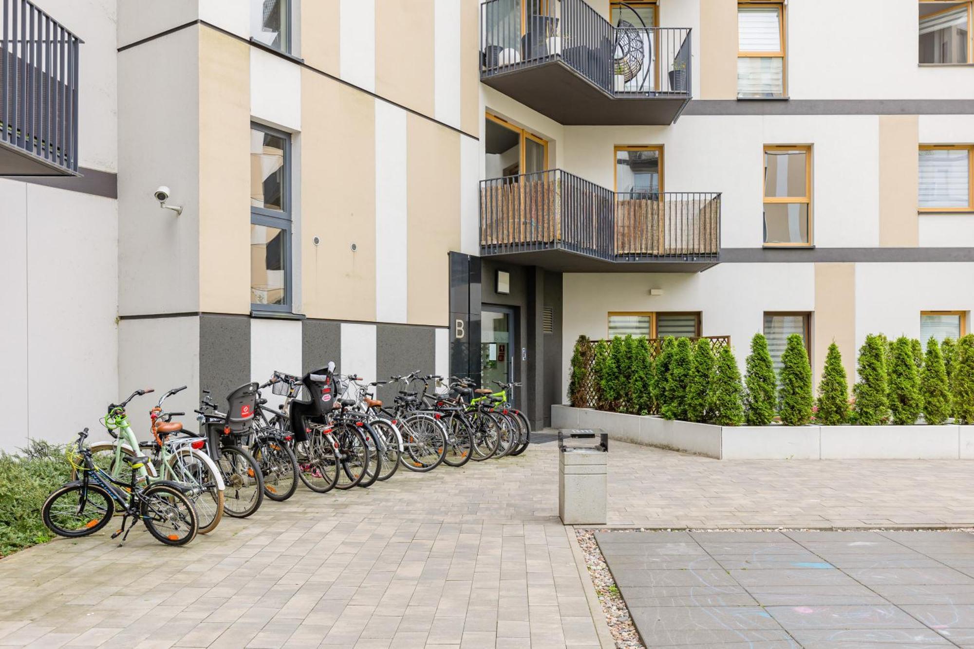 Metro Bielany Apartments By Noclegi Renters Варшава Экстерьер фото