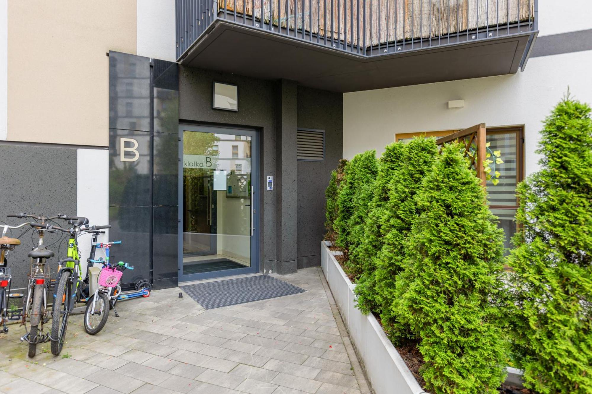 Metro Bielany Apartments By Noclegi Renters Варшава Экстерьер фото